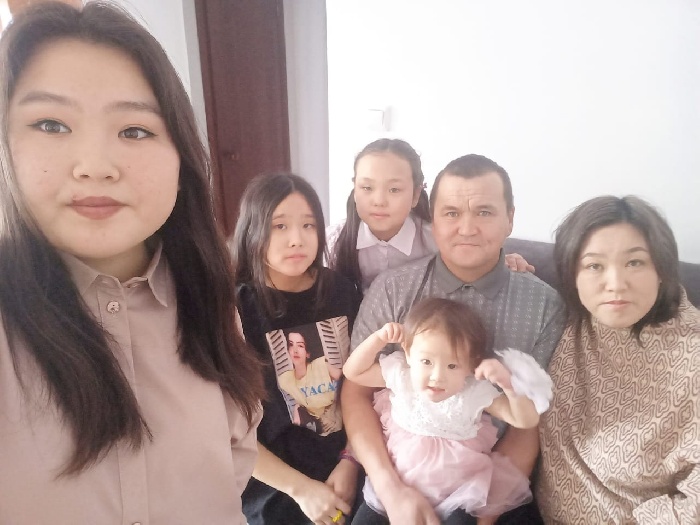 Многодетная семья Тептегешевых из Горно-Алтайска благодаря социальному контракту развивает личное подсобное хозяйство